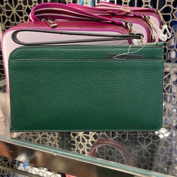 Kate Spade Medium Lucy L-Zip Wristlet Pebble Leather 
COLOR:
Arugula 
NWT - Picture 10 of 16